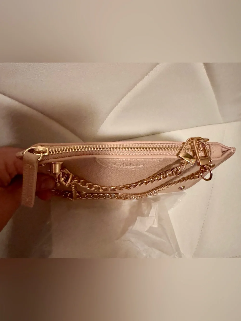 Chloe parfums pale pink pebbles leather zip pouch with gold hardware